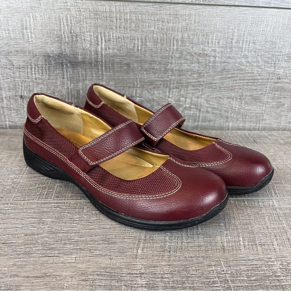 Softspots sz 8.5N red leather Maryjane flats